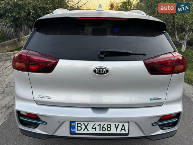Сірий Кіа Niro, об'ємом двигуна 0 л та пробігом 120 тис. км за 22200 $, фото 8 на Automoto.ua