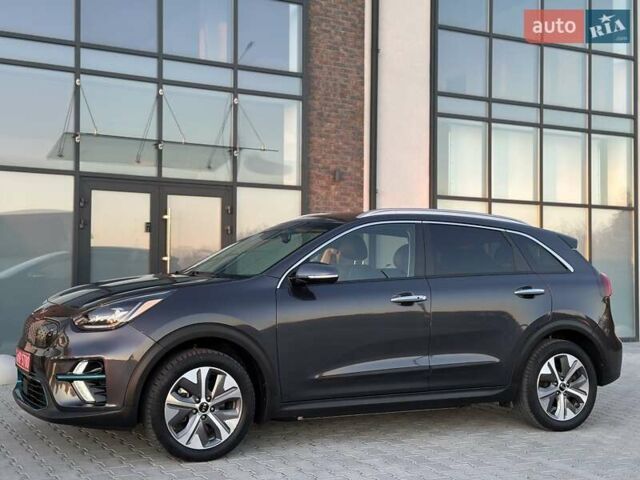 Серый Киа Niro, объемом двигателя 0 л и пробегом 74 тыс. км за 18200 $, фото 8 на Automoto.ua