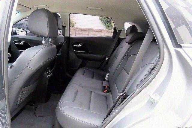 Серый Киа Niro, объемом двигателя 0 л и пробегом 44 тыс. км за 17500 $, фото 4 на Automoto.ua