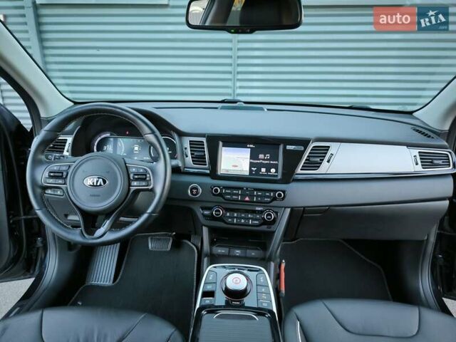 Сірий Кіа Niro, об'ємом двигуна 0 л та пробігом 96 тис. км за 16900 $, фото 15 на Automoto.ua