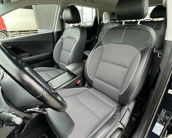 Серый Киа Niro, объемом двигателя 0 л и пробегом 128 тыс. км за 19400 $, фото 45 на Automoto.ua