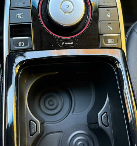 Сірий Кіа Niro, об'ємом двигуна 0 л та пробігом 115 тис. км за 21913 $, фото 16 на Automoto.ua