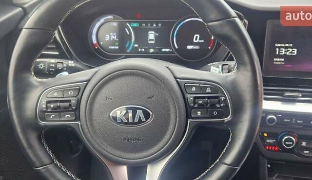 Серый Киа Niro, объемом двигателя 0 л и пробегом 167 тыс. км за 18400 $, фото 22 на Automoto.ua