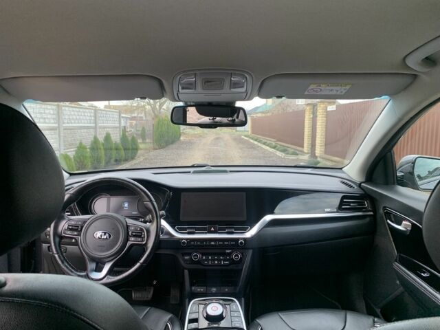 Серый Киа Niro, объемом двигателя 0 л и пробегом 139 тыс. км за 18800 $, фото 5 на Automoto.ua