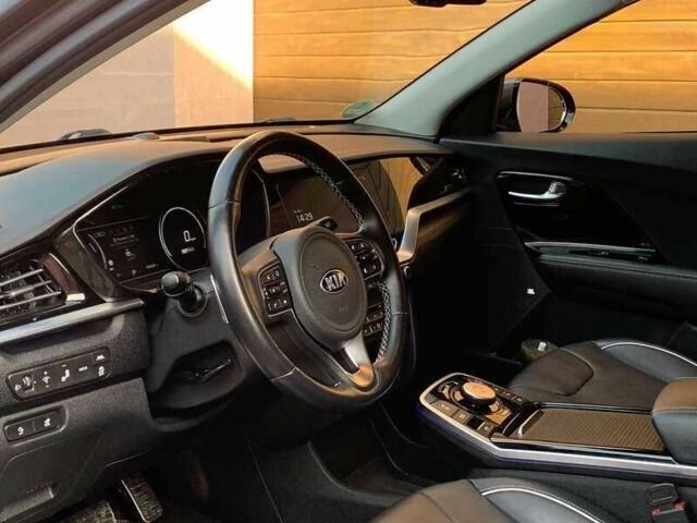 Серый Киа Niro, объемом двигателя 0 л и пробегом 118 тыс. км за 15900 $, фото 11 на Automoto.ua