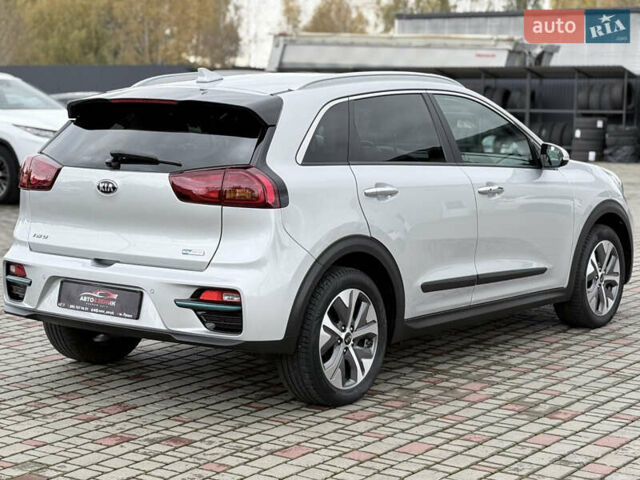 Серый Киа Niro, объемом двигателя 0 л и пробегом 126 тыс. км за 21500 $, фото 4 на Automoto.ua