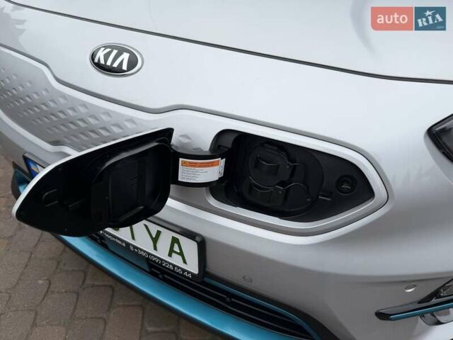 Сірий Кіа Niro, об'ємом двигуна 0 л та пробігом 71 тис. км за 21999 $, фото 28 на Automoto.ua
