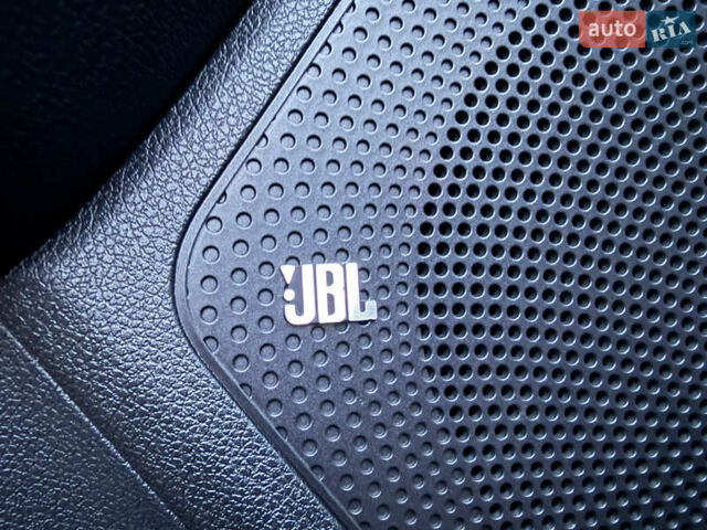 Серый Киа Niro, объемом двигателя 0 л и пробегом 165 тыс. км за 18000 $, фото 49 на Automoto.ua