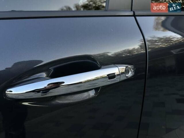 Серый Киа Niro, объемом двигателя 0 л и пробегом 88 тыс. км за 18500 $, фото 32 на Automoto.ua