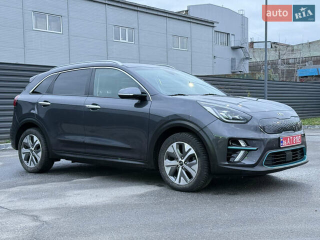 Серый Киа Niro, объемом двигателя 0 л и пробегом 165 тыс. км за 18000 $, фото 12 на Automoto.ua