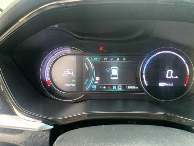 Серый Киа Niro, объемом двигателя 0 л и пробегом 139 тыс. км за 18800 $, фото 4 на Automoto.ua