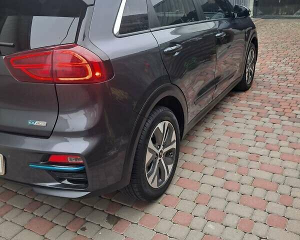 Серый Киа Niro, объемом двигателя 0 л и пробегом 89 тыс. км за 20500 $, фото 8 на Automoto.ua
