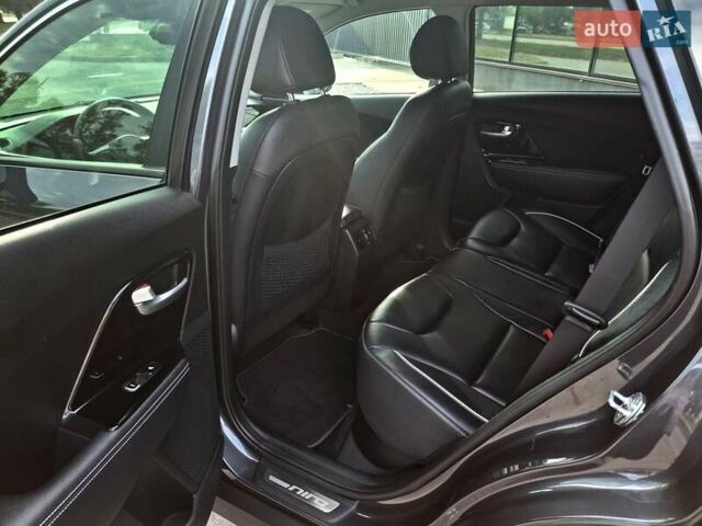 Сірий Кіа Niro, об'ємом двигуна 0 л та пробігом 126 тис. км за 20900 $, фото 24 на Automoto.ua