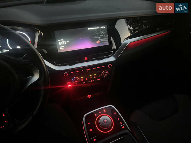 Серый Киа Niro, объемом двигателя 0 л и пробегом 96 тыс. км за 19500 $, фото 30 на Automoto.ua