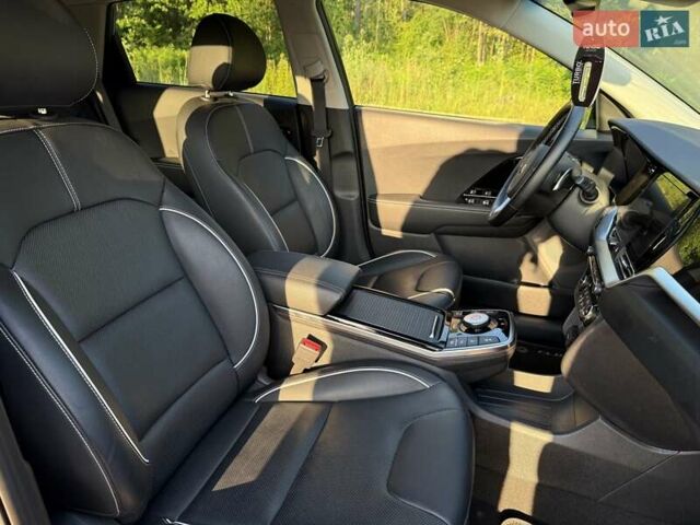 Серый Киа Niro, объемом двигателя 0 л и пробегом 57 тыс. км за 23299 $, фото 33 на Automoto.ua