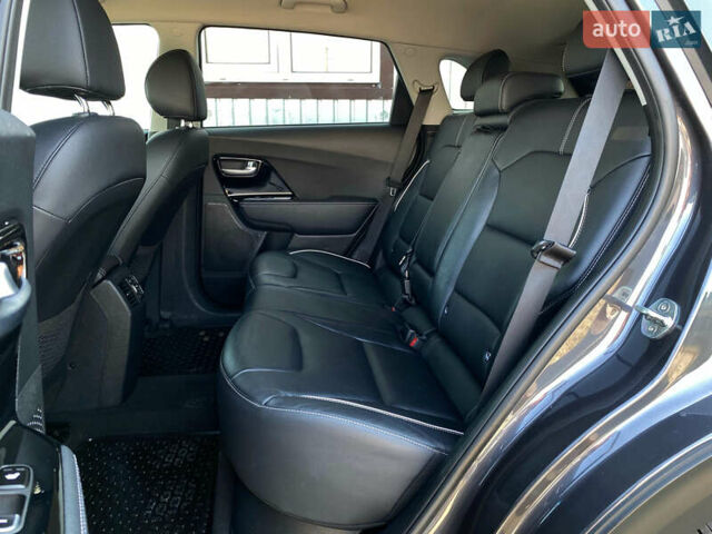Сірий Кіа Niro, об'ємом двигуна 0 л та пробігом 116 тис. км за 21800 $, фото 93 на Automoto.ua