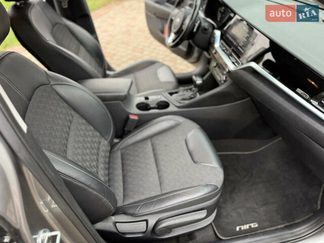 Киа Niro 2020 в Калуше на Automoto.ua Серый Киа Niro, объемом двигателя 1.58 л и пробегом 102 тыс. км за 19600 $, фото 34 на Automoto.ua