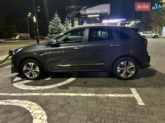 Серый Киа Niro, объемом двигателя 0 л и пробегом 116 тыс. км за 17999 $, фото 9 на Automoto.ua