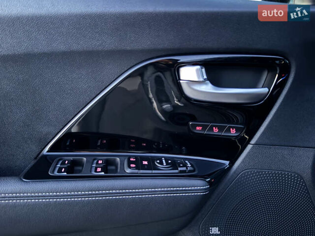 Серый Киа Niro, объемом двигателя 0 л и пробегом 112 тыс. км за 20300 $, фото 27 на Automoto.ua