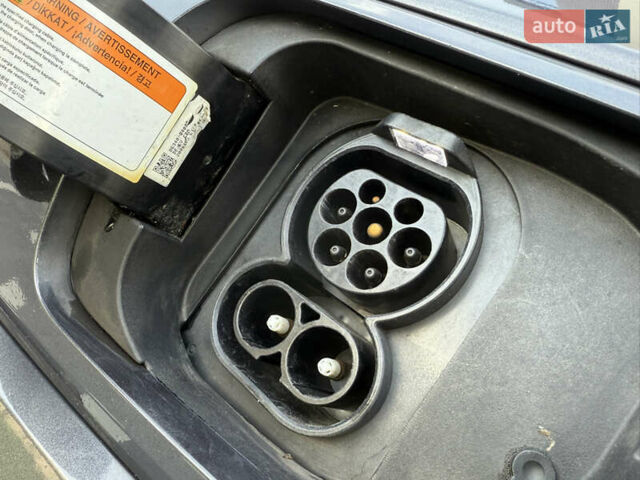 Сірий Кіа Niro, об'ємом двигуна 0 л та пробігом 70 тис. км за 19999 $, фото 18 на Automoto.ua