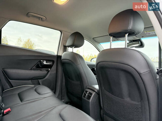 Серый Киа Niro, объемом двигателя 0 л и пробегом 126 тыс. км за 21500 $, фото 30 на Automoto.ua