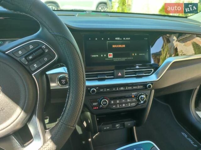 Серый Киа Niro, объемом двигателя 0 л и пробегом 49 тыс. км за 23000 $, фото 35 на Automoto.ua