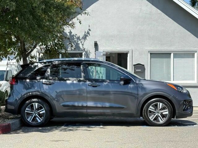 Серый Киа Niro, объемом двигателя 1.6 л и пробегом 39 тыс. км за 11300 $, фото 5 на Automoto.ua