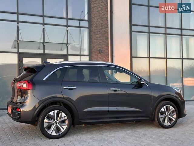 Серый Киа Niro, объемом двигателя 0 л и пробегом 74 тыс. км за 18200 $, фото 14 на Automoto.ua