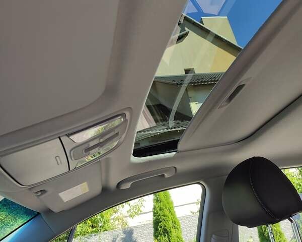 Серый Киа Niro, объемом двигателя 0 л и пробегом 49 тыс. км за 23000 $, фото 27 на Automoto.ua