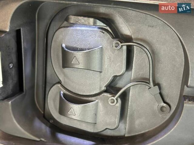Сірий Кіа Niro, об'ємом двигуна 0 л та пробігом 155 тис. км за 18800 $, фото 11 на Automoto.ua