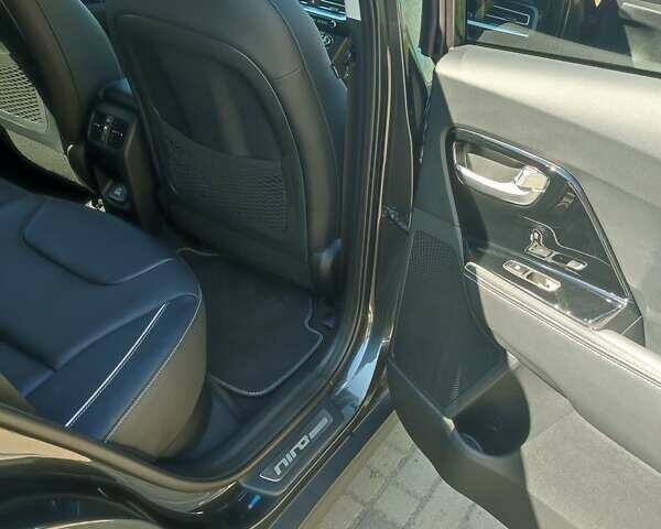 Серый Киа Niro, объемом двигателя 0 л и пробегом 49 тыс. км за 23000 $, фото 53 на Automoto.ua