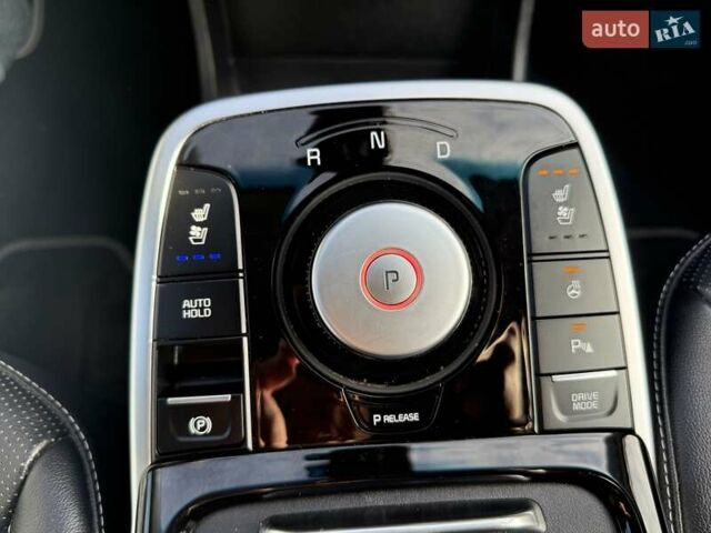 Серый Киа Niro, объемом двигателя 0 л и пробегом 124 тыс. км за 18950 $, фото 20 на Automoto.ua