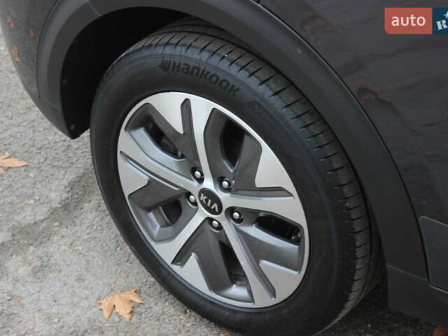 Сірий Кіа Niro, об'ємом двигуна 0 л та пробігом 74 тис. км за 19990 $, фото 16 на Automoto.ua