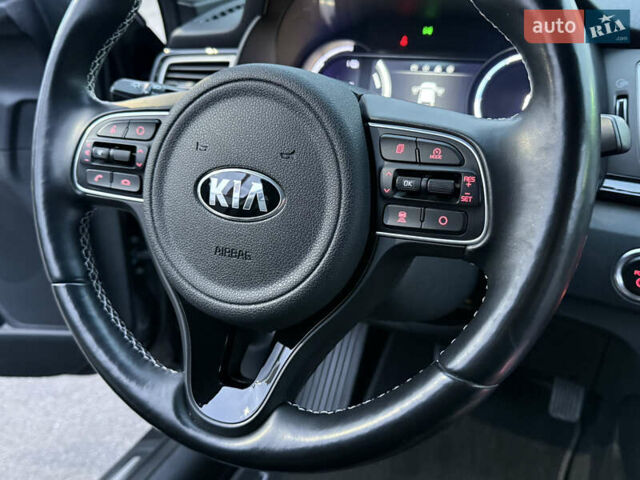 Серый Киа Niro, объемом двигателя 0 л и пробегом 165 тыс. км за 18000 $, фото 56 на Automoto.ua