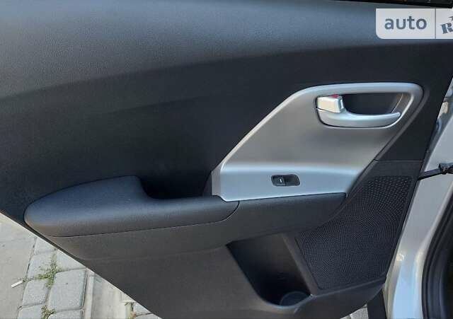 Серый Киа Niro, объемом двигателя 1.6 л и пробегом 4 тыс. км за 20799 $, фото 28 на Automoto.ua