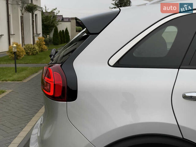 Сірий Кіа Niro, об'ємом двигуна 0 л та пробігом 63 тис. км за 20899 $, фото 14 на Automoto.ua