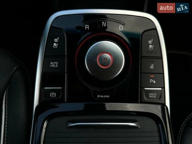 Сірий Кіа Niro, об'ємом двигуна 0 л та пробігом 97 тис. км за 22600 $, фото 40 на Automoto.ua