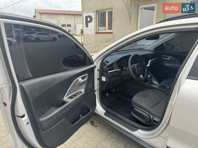 Киа Niro 2020 в Луцке на Automoto.ua Серый Киа Niro, объемом двигателя 1.58 л и пробегом 241 тыс. км за 14600 $, фото 11 на Automoto.ua