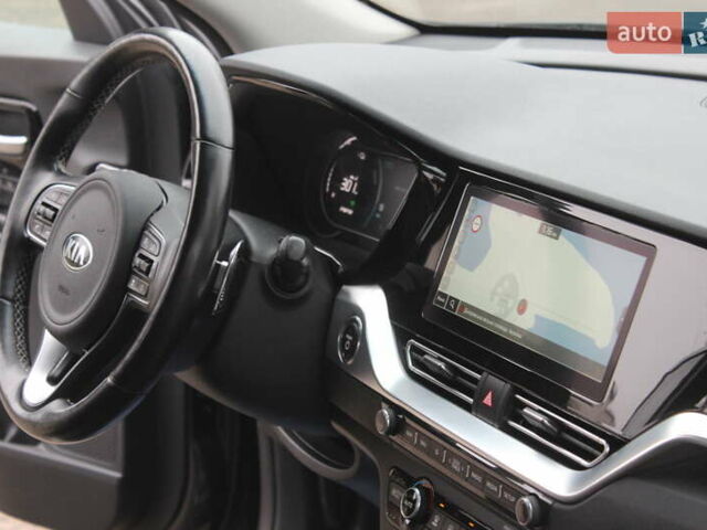 Сірий Кіа Niro, об'ємом двигуна 0 л та пробігом 74 тис. км за 19990 $, фото 31 на Automoto.ua