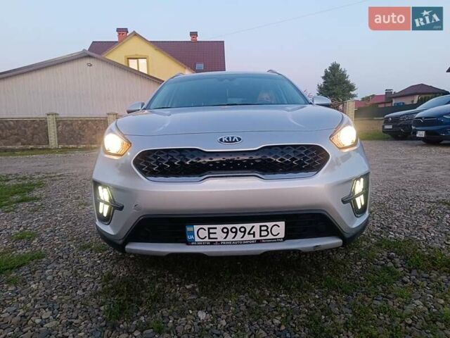 Серый Киа Niro, объемом двигателя 1.58 л и пробегом 53 тыс. км за 18500 $, фото 1 на Automoto.ua