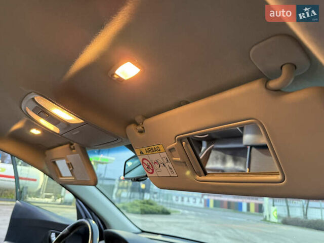 Серый Киа Niro, объемом двигателя 0 л и пробегом 165 тыс. км за 18000 $, фото 83 на Automoto.ua