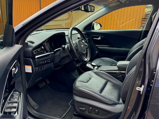 Сірий Кіа Niro, об'ємом двигуна 0.15 л та пробігом 58 тис. км за 21850 $, фото 3 на Automoto.ua