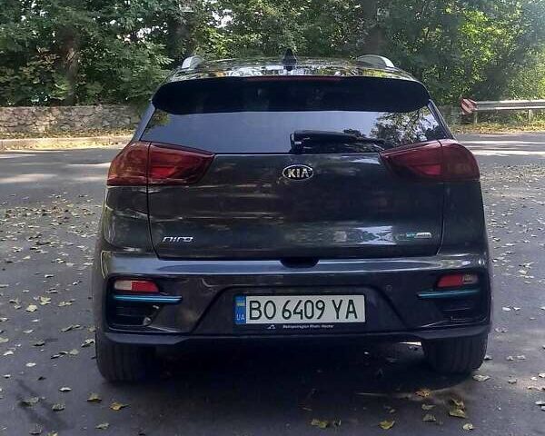 Серый Киа Niro, объемом двигателя 0 л и пробегом 75 тыс. км за 23200 $, фото 4 на Automoto.ua