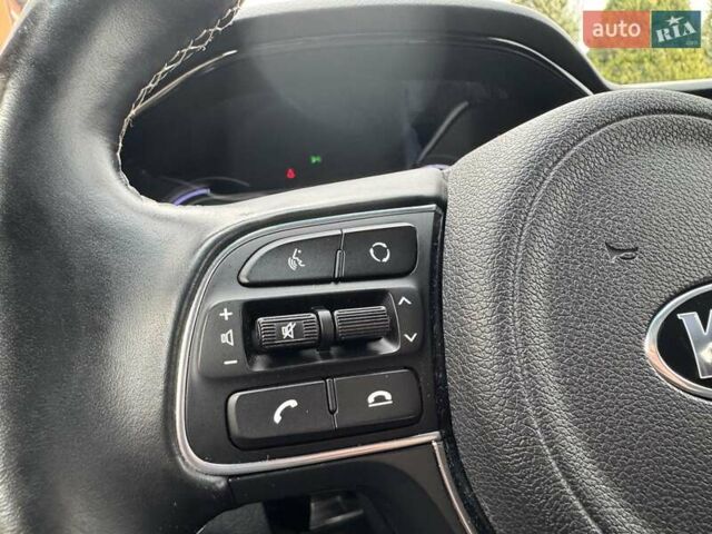 Сірий Кіа Niro, об'ємом двигуна 0 л та пробігом 118 тис. км за 19300 $, фото 82 на Automoto.ua