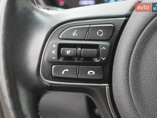 Сірий Кіа Niro, об'ємом двигуна 0 л та пробігом 74 тис. км за 19990 $, фото 38 на Automoto.ua