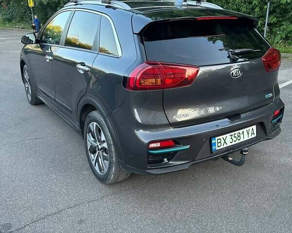 Серый Киа Niro, объемом двигателя 0 л и пробегом 160 тыс. км за 19200 $, фото 6 на Automoto.ua