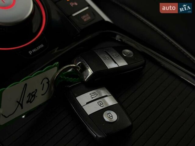 Сірий Кіа Niro, об'ємом двигуна 0 л та пробігом 71 тис. км за 21999 $, фото 95 на Automoto.ua