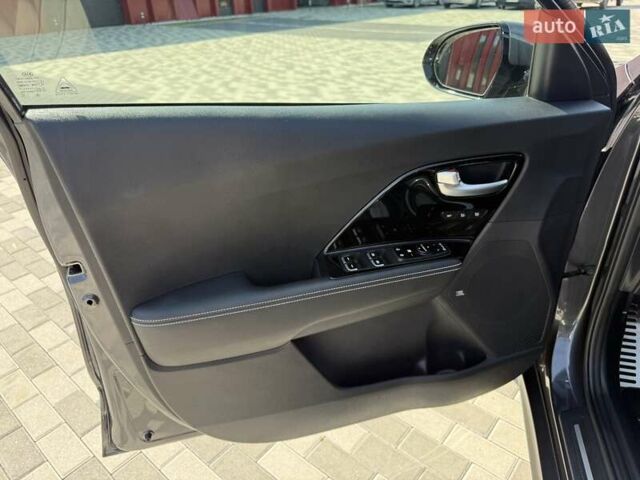 Сірий Кіа Niro, об'ємом двигуна 0 л та пробігом 82 тис. км за 20500 $, фото 15 на Automoto.ua
