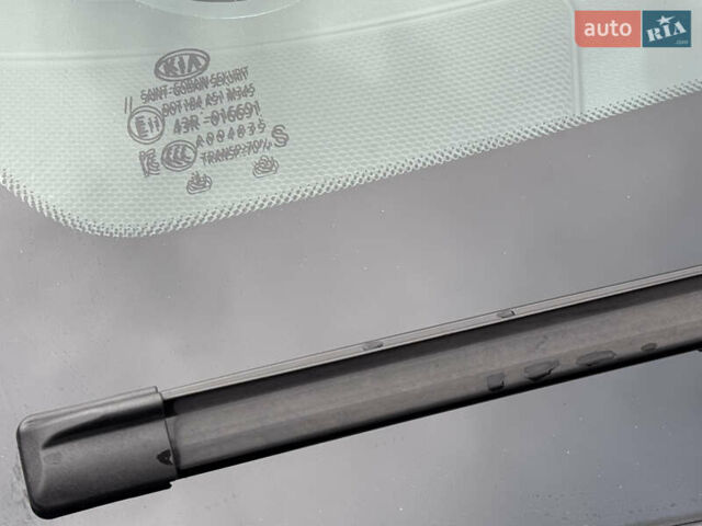 Серый Киа Niro, объемом двигателя 0 л и пробегом 118 тыс. км за 19350 $, фото 46 на Automoto.ua