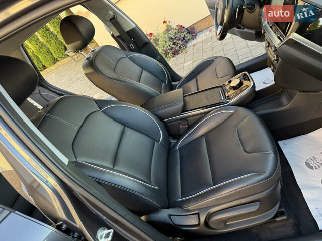 Серый Киа Niro, объемом двигателя 0 л и пробегом 145 тыс. км за 18800 $, фото 81 на Automoto.ua